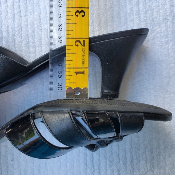 😎 Covington Open Toe Heeled Sandal - Picture 9 of 9